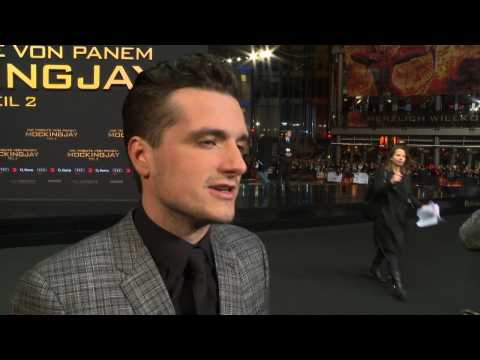 VIDEO : 'The Hunger Games: Mockingjay - Part 2' World Premiere: Josh Hutcherson