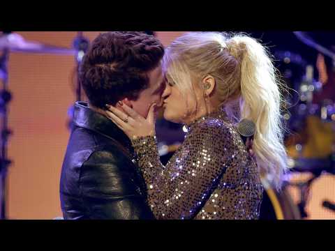 VIDEO : Meghan Trainor & Charlie Puth Get It On At AMAs!