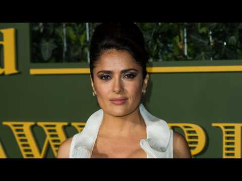 VIDEO : Salma Hayek's The Queen of Cleavage!