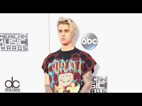 VIDEO : Twitter Slams Justin Bieber's Nirvana Shirt
