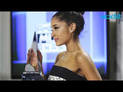VIDEO : Ariana Grande's Beats Out Taylor Swift For Award