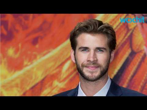 VIDEO : Liam Hemsworth Comes to the Puppies Rescue Once Again