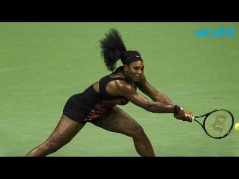VIDEO : Serena Williams Chases Down Phone Thief