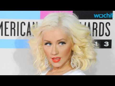VIDEO : Christina Aguilera Holds Fundraiser for Hillary Clinton