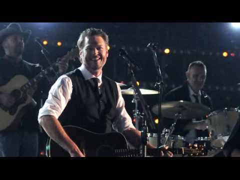 VIDEO : Blake Shelton Focuses on 'Great Things Happening' After Fielding CMA Jabs About Ex Wife