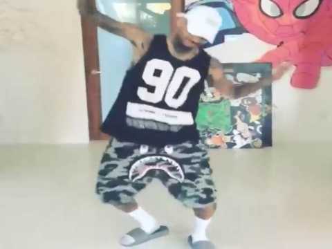 VIDEO : Vido : Chris Brown a le swag mme en savates !