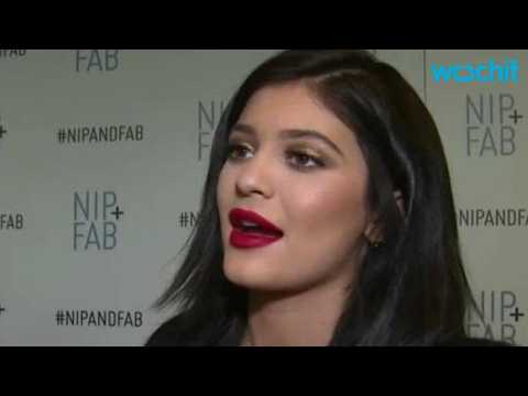 VIDEO : Kylie Jenner Rocks an Edgy Nose Ring in Elle Canada