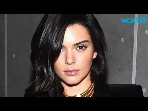 VIDEO : Rihanna Is Out and Kendall Jenner Is In, at Victoria?s Secret Fashion Show
