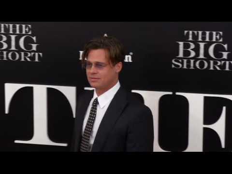 VIDEO : Brad Pitt Pleases The Crowd At New York Premiere