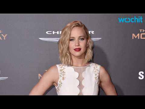 VIDEO : Jennifer Lawrence is The Entertainer of the Year for 2015!