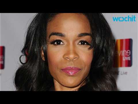 VIDEO : Destiny's Child Michelle Williams Takes And Disses On Facebook
