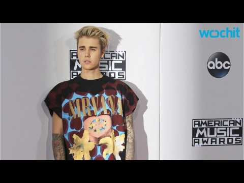 VIDEO : Justin Bieber Isn't Sorry for Nirvana T-shirt