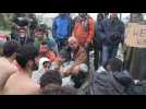 Grèce-Macédoine : des migrants coincés à la frontière