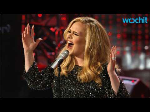 VIDEO : Adele's '25' Breaks Sales Record