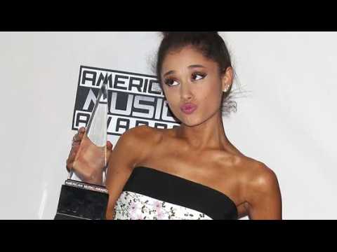 VIDEO : Ariana Grande's Award Show Fever