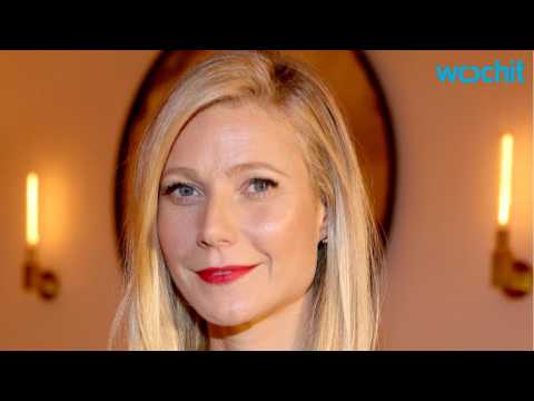 VIDEO : Gwyneth Paltrow Sings On New Coldplay Song 'Everglow'