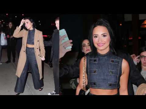 VIDEO : Demi Lovato enchante Times Square avec un concert surprise