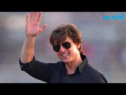 VIDEO : Tom Cruise Shows Up at Florida-LSU Football Game