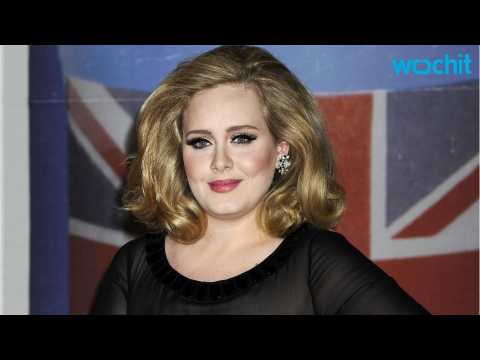VIDEO : Adele Teases Fans With New Music in TV Ad