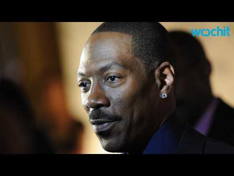 VIDEO : Eddie Murphy Rips Bill Cosby While Receiving Award