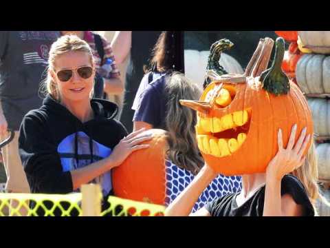 VIDEO : Heidi Klum Seeks Perfect Pumpkin