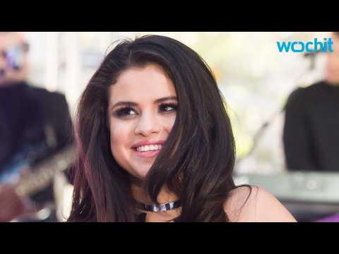 VIDEO : Selena Gomez Is Selling Her Calabasas Mansion
