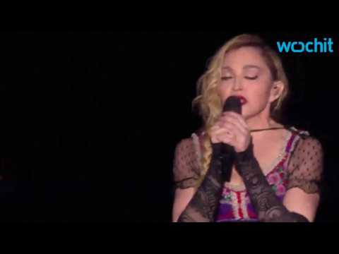 VIDEO : Madonna Salutes Paris by Performing 'Like a Prayer'