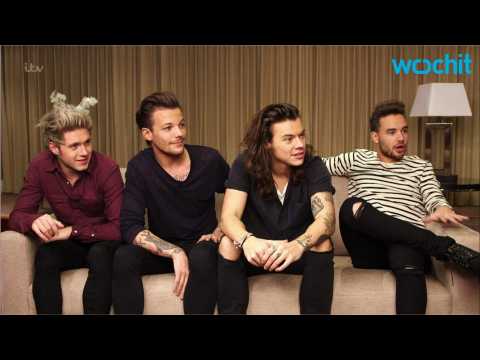 VIDEO : One Direction Returns Home to Perform at X-Factor UK