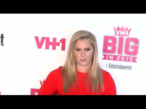VIDEO : Honouree Amy Schumer At VH1 Entertainment Awards