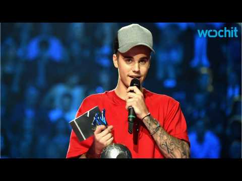 VIDEO : Justin Bieber Wants to Jump on Adele's Wagon to Success