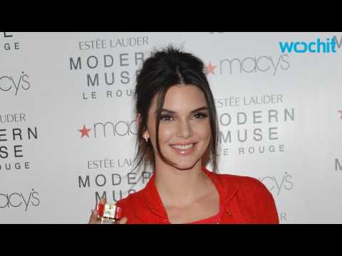 VIDEO : Kendall Jenner Talks About Her Acne Struggles