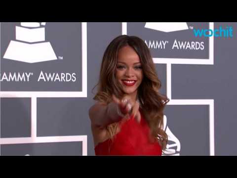 VIDEO : Rihanna Signs Up for Another Movie