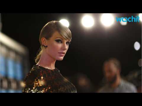 VIDEO : Taylor Swift Files Countersuit Against Radio Host Fired for Backstage Grope
