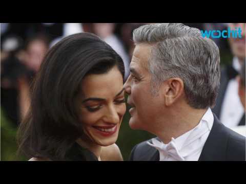 VIDEO : George Clooney and Amal Clooney Have a New Dog