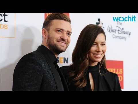 VIDEO : Justin Timberlake and Jessica Biel Have Cute ?Date Night? at the CMA Awards