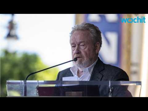 VIDEO : Director Ridley Scott Gets Star on Walk of Fame