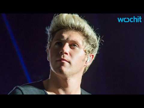 VIDEO : Niall Horan is Thinking About Getting a Tattoo