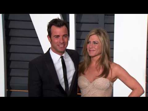 VIDEO : Justin Theroux Constantly Tells Jennifer Aniston She's 'Beautiful'