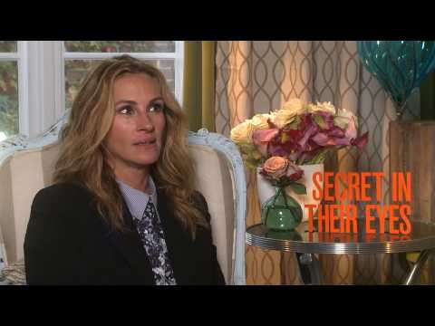 VIDEO : Julia Roberts grieves her mother on set in exclusive interview