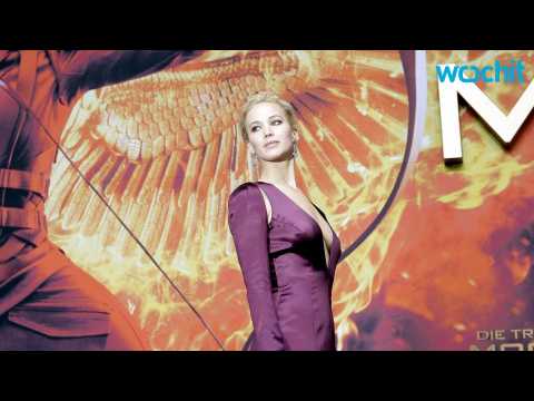 VIDEO : Jennifer Lawrence Swears She Washes Her Hands