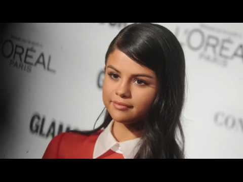 VIDEO : Selena Gomez Selling Stalker-Plagued Mansion for $4.5 Million