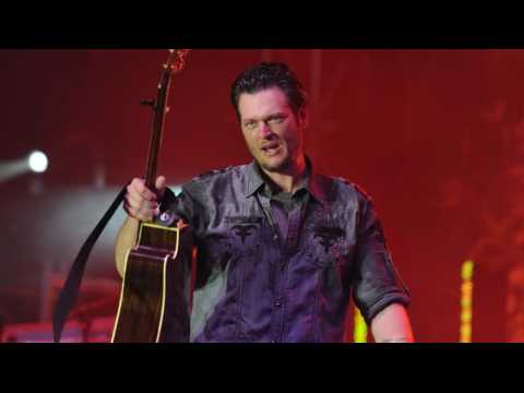 VIDEO : Blake Shelton Sues Magazine For $1M in Damages
