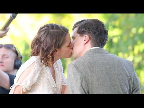 VIDEO : Kristen Stewart et Jesse Eisenberg partagent un baiser sur un plateau