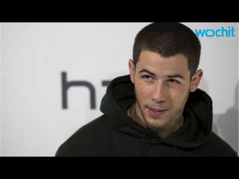 VIDEO : Nick Jonas Responds to Kate Hudson Dating Rumors