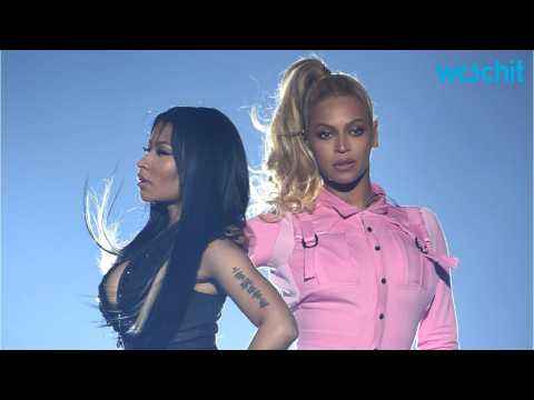 VIDEO : Beyonce and Nicki Minaj Sing ?Feeling Myself? Live