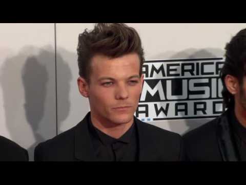 VIDEO : Louis Tomlinson Makes Deal With Simon Cowell to Judge X Factor