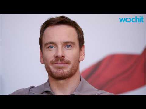 VIDEO : Michael Fassbender Becomes A Gamer