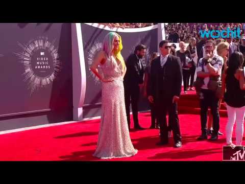 VIDEO : Kesha Sends Beautiful Message to Fans