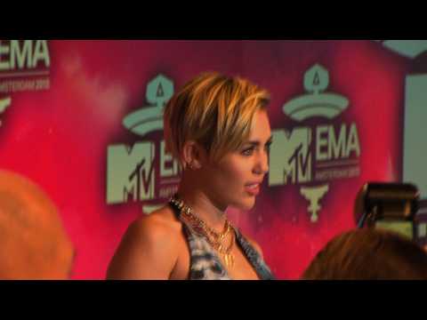 VIDEO : Miley Cyrus : bientôt l'Australie avec Liam Hemsworth ?