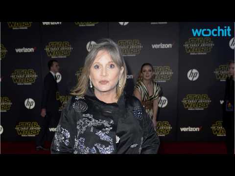 VIDEO : Carrie Fisher Reportedly Suffered Heart Attack On A Plane